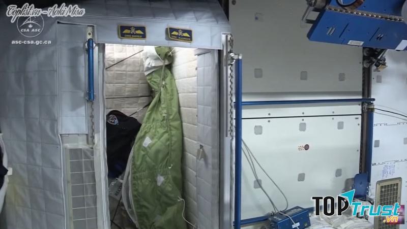 Buồng ngủ của các phi hành gia.