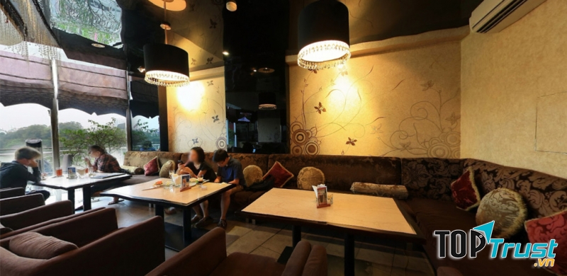 Polite & Co Pub – Một trong những địa điểm hẹn hò thú vị ở Hà Nội
