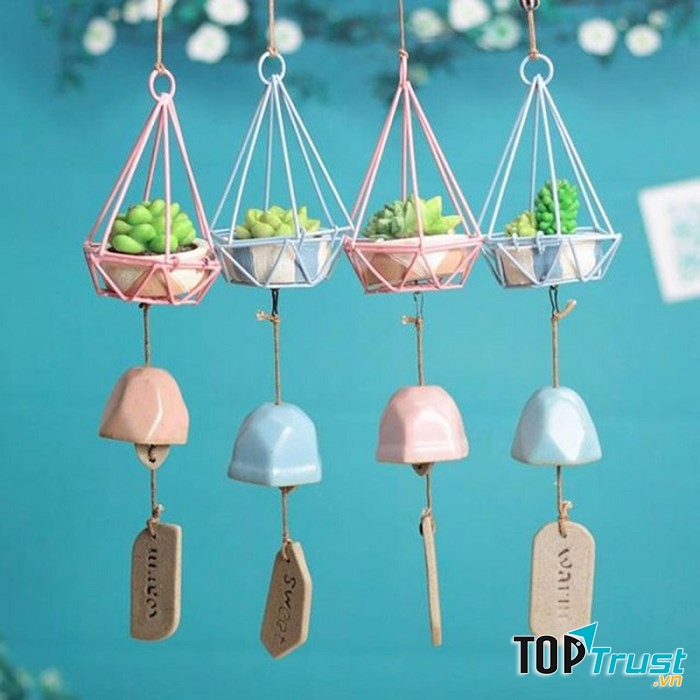 Treo chuông gió để dẫn dắt khí luân chuyển trong nhà