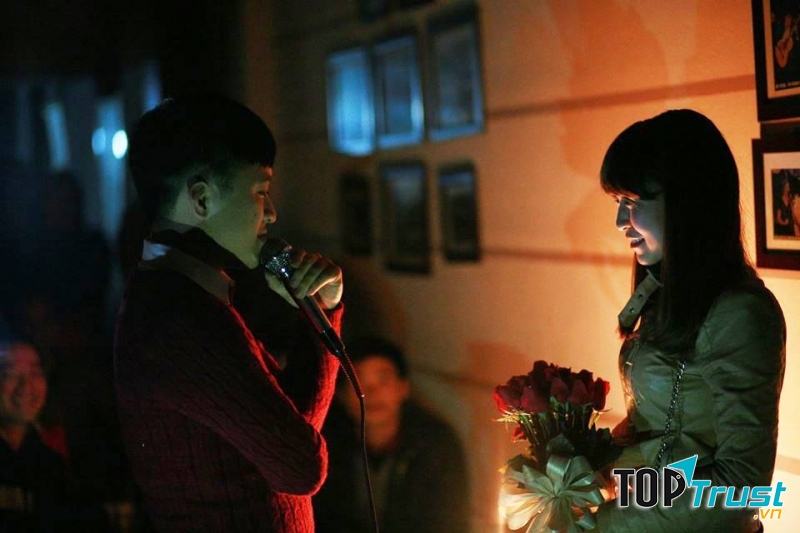 Cách cầu hôn với bóng tối