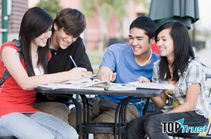 Học nhóm là phương pháp hiệu quả để học môn Lịch sử.