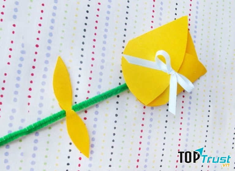 Cách làm thiệp 8/3 hoa tulip