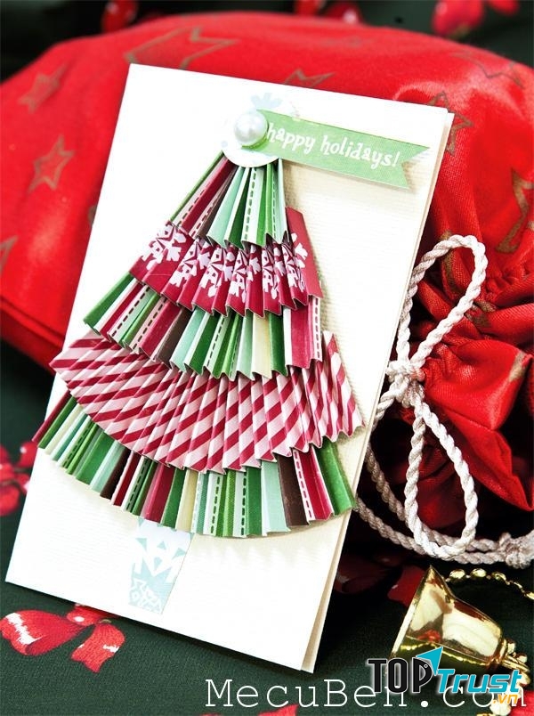 Hình ảnh thiệp cây thông Noel bằng giấy.