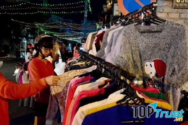 Một trong 10 con đường mua sắm nổi tiếng Sài Gòn là Cách mạng tháng 8