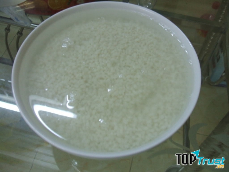 Ngân gạo trước khi nấu giúp cháo nhanh nhừ hơn