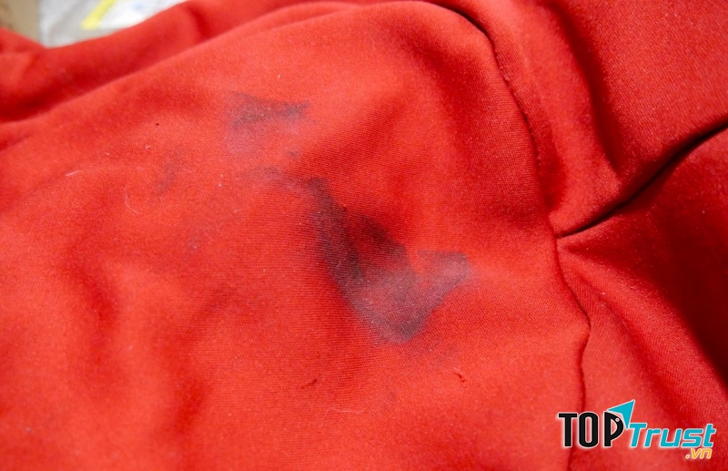 Cách tẩy các vết dầu mỡ xe