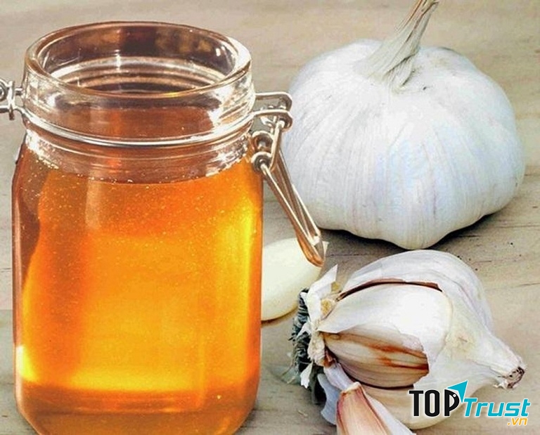 Chữa viêm mũi dị ứng bằng tỏi và mật ong