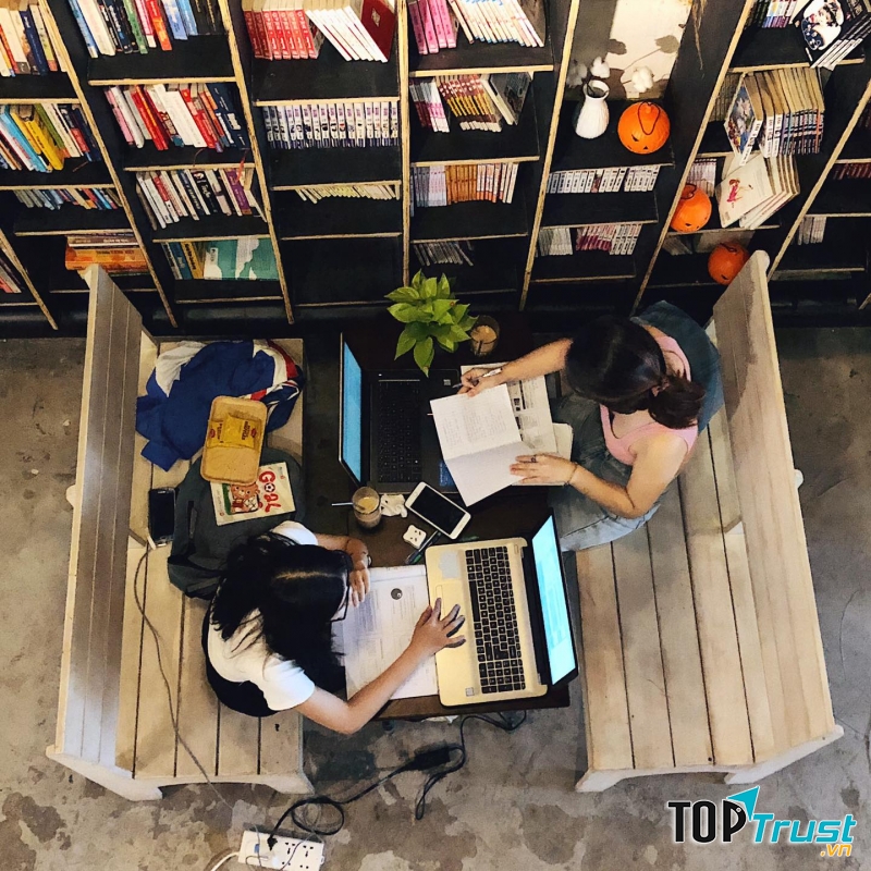 Cafe Comma - Cafe Sách & Boardgame