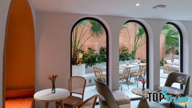 Cafe De Flour
