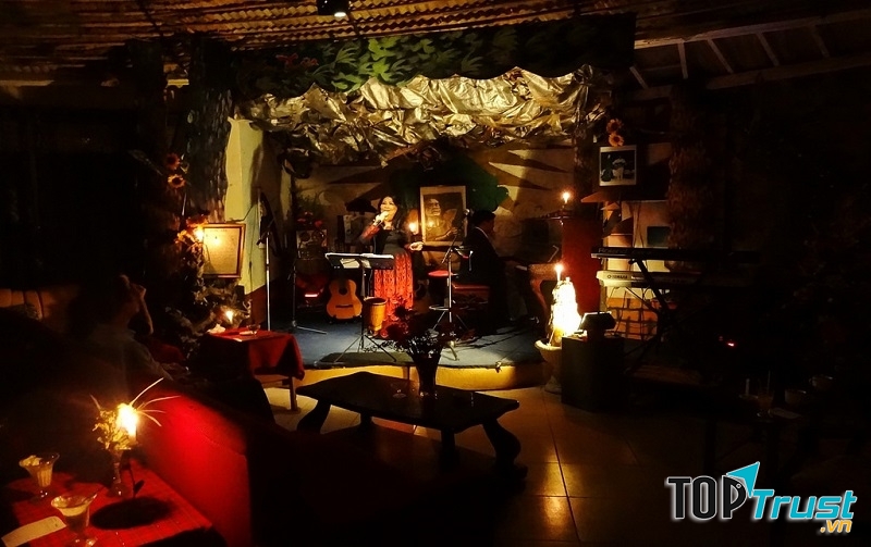 Buổi tối ở quán