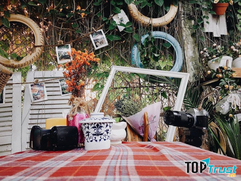 Phong cách hoài cổ trong một góc của Hẻm Café