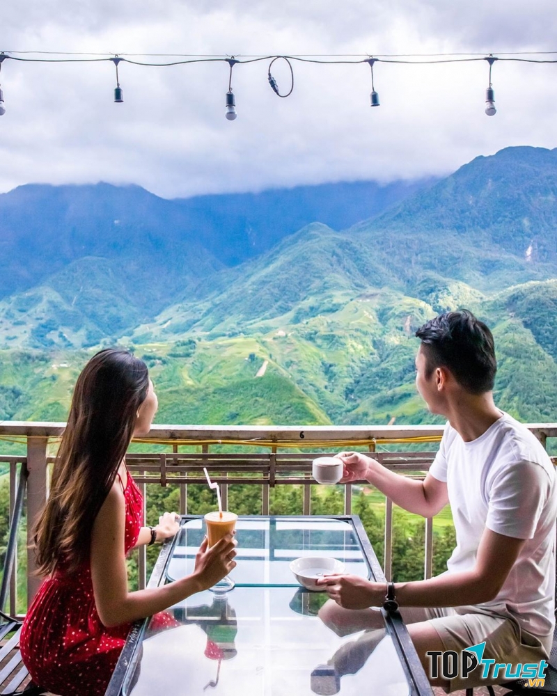 Cafe in the Clouds