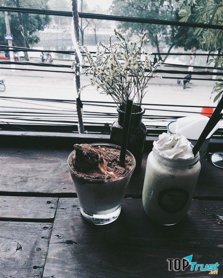 View từ ban công của Lạ