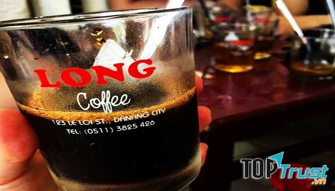Cafe Long nổi tiếng với hương vị đậm đà