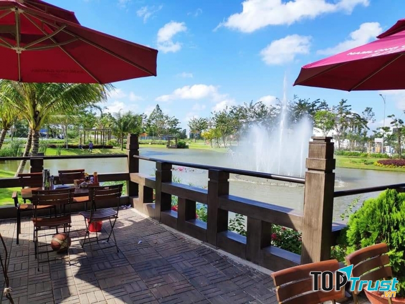 Cafe Nam Long Garden