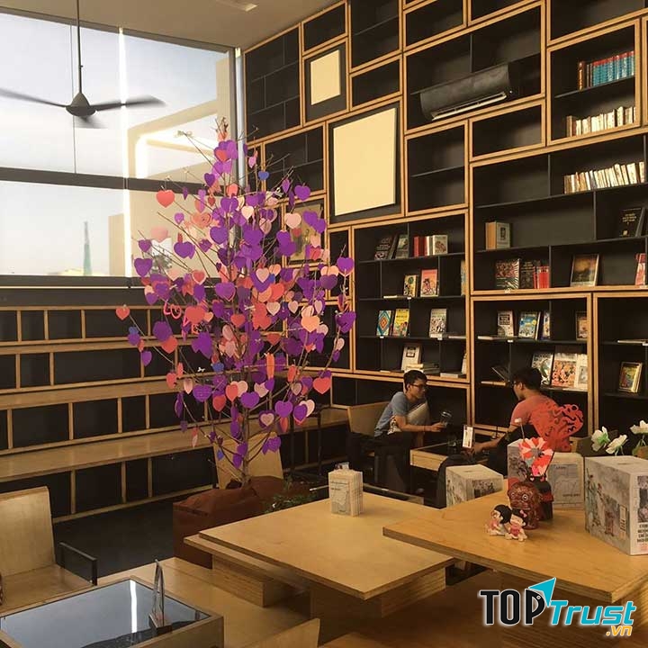 Cafe nhà sách Cá Chép