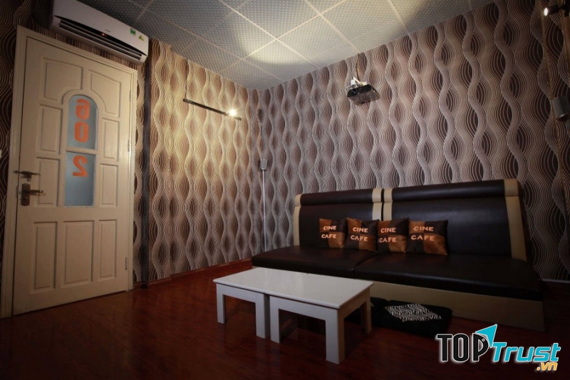 Cafe Phim 213 Vũ Tông Phan