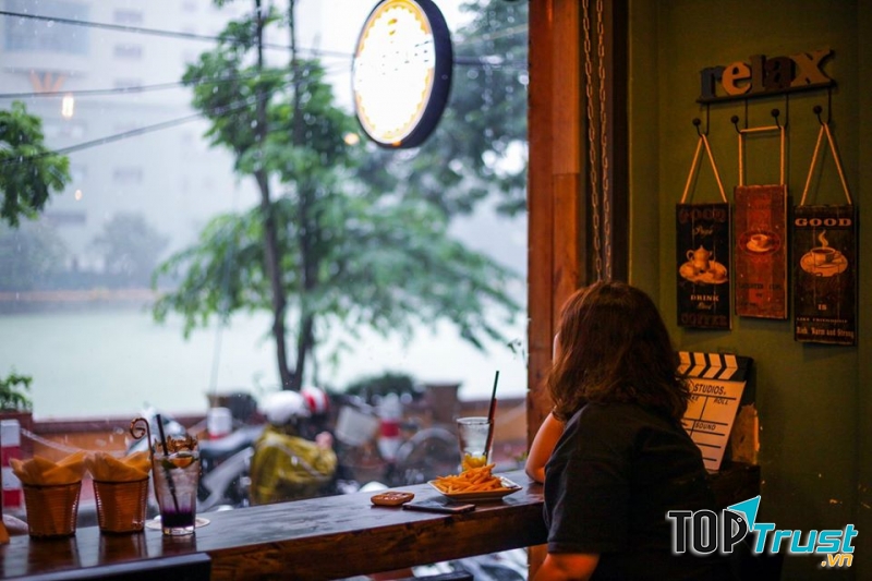 Quán cũng có những góc yên tĩnh dành cho bạn