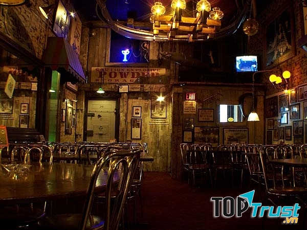 Cafe Thị trấn 3 Cây Chổi - như một ngôi nhà phù thủy