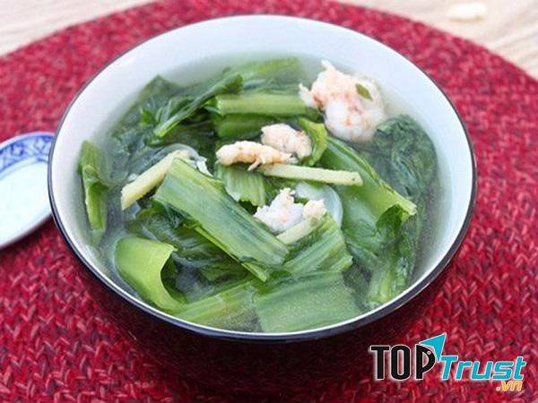 Khi nấu ăn cho trẻ các mẹ cần chú ý không kết hợp nhiều đồ ăn trong cùng bát cháo.