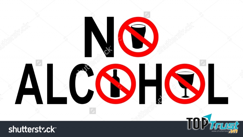 Vào năm 1990, chính phủ Brunei đã ban hành lệnh cấm bán rượu đến với tất cả quán bar và hộp đêm tại đây.