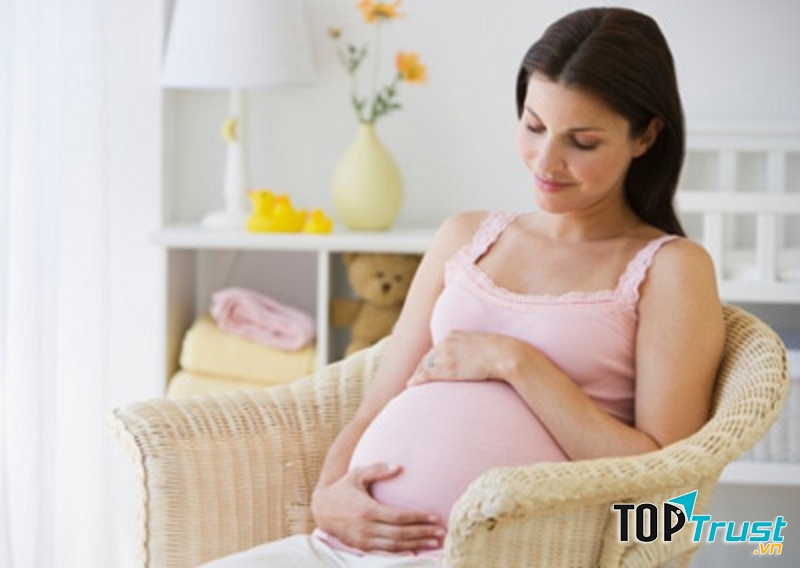 Thay đổi tư thế đột ngột có thể làm bà bầu bị choáng váng