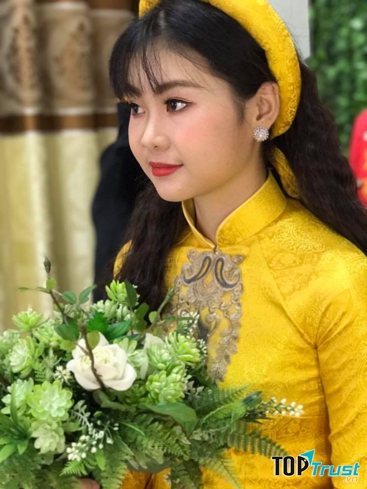 Cẩm Thuyền Make Up