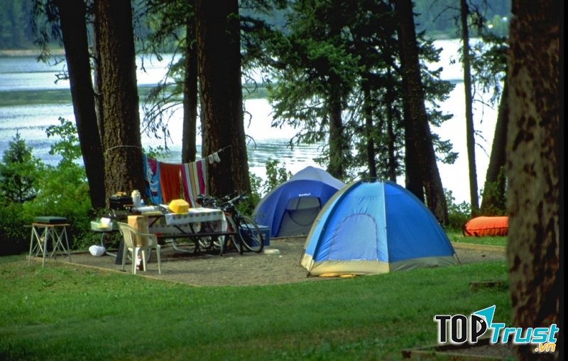 Dành vài giờ để nói chuyện, thưởng thức đồ ăn và ngắm người qua lại thực sự thư giãn.