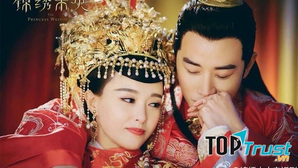 Hình ảnh thân mật của nam nữ chính trong phim