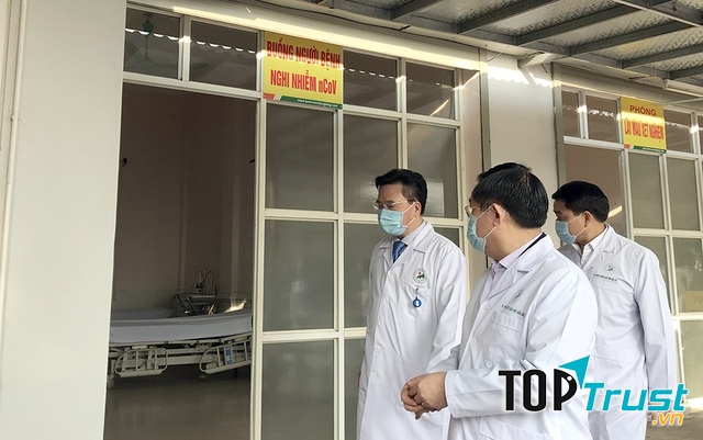 Cán bộ, nhân viên y tế