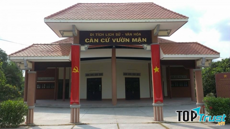 Căn cứ Vườn Mận