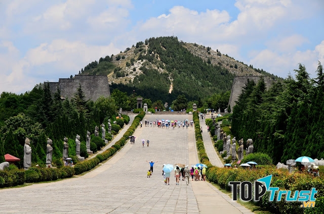 Lối vào Càn Lăng