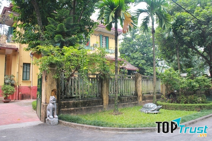 Số nhà 30 Hoàng Diệu là nơi mà Đại tướng Võ Nguyên Giáp đã sống cùng gia đình suốt nhiều thập kỉ