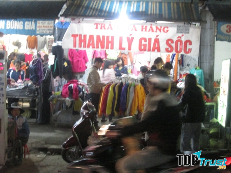 Hãy cảnh giác với những biển thanh lý, xả hàng
