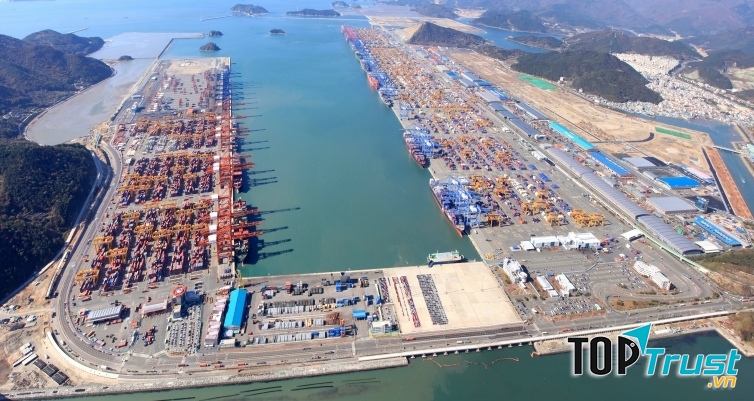 Cảng Busan lớn thứ năm trên thế giới