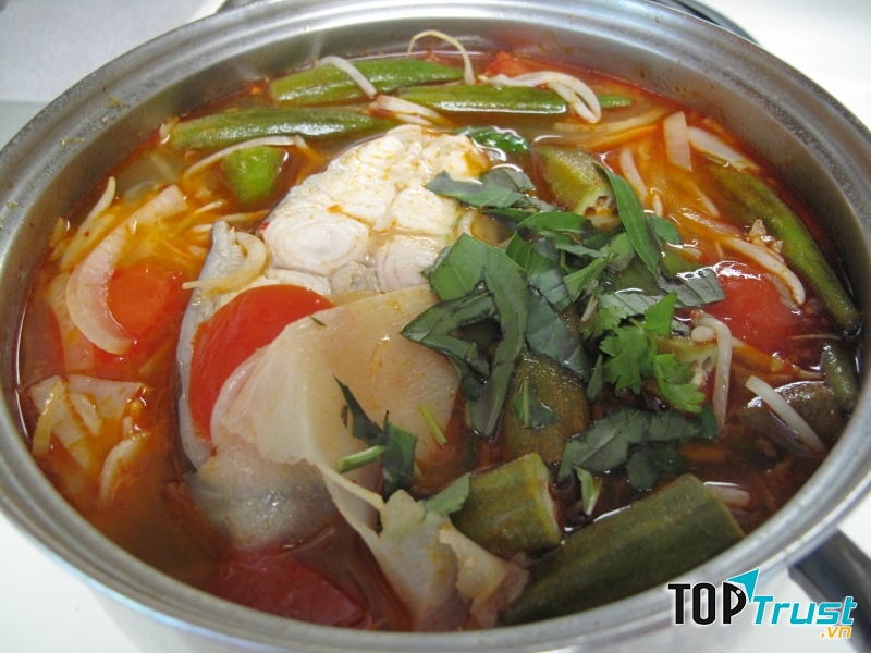 Canh cá nấu chua