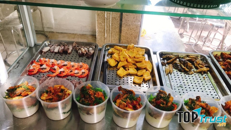 Canh cá Thái Bình - Bún hải sản Tôm uym