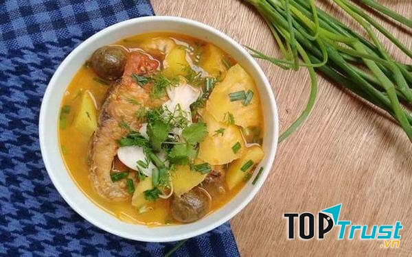 Canh cá trắm nấu chua