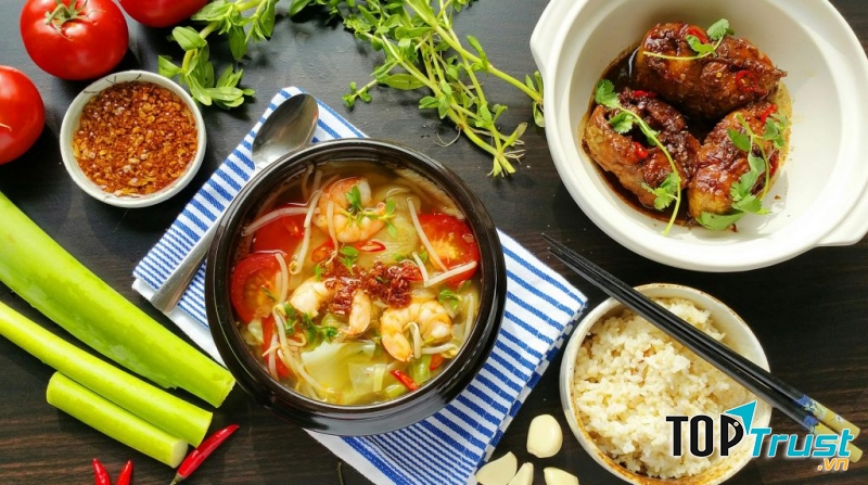 Canh tôm chua dọc mùng