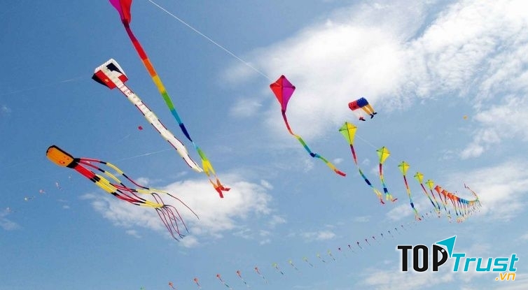 Cánh Đồng Diều Ngã Tư Giếng Nước – Hóc Môn