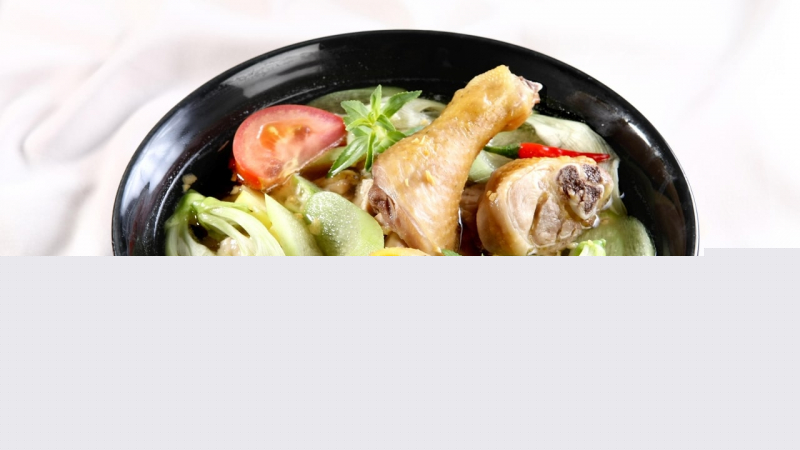 Canh gà nấu dứa và khổ qua
