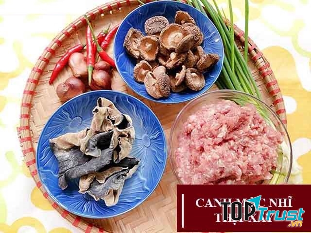 Canh mộc nhĩ thịt xay hỗ trợ điều trị rối loạn tiền đình hiệu quả tại nhà