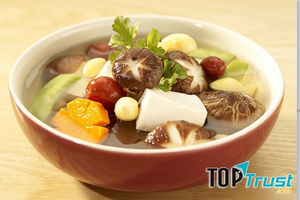 Canh nấm hạt sen thập cẩm chay