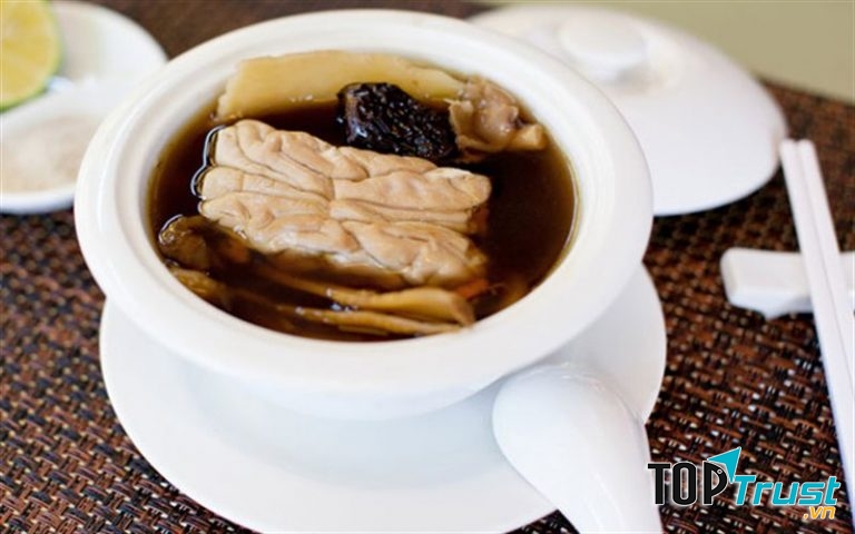 Canh óc heo, đông trùng hạ thảo bồi bổ cho người bị rối loạn tiền đình