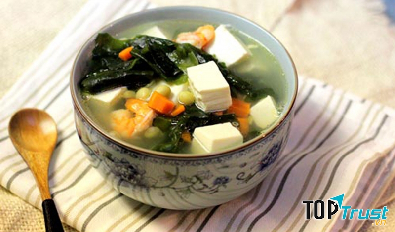 Canh rong biển lợi sữa, bồi bồ sức khỏe sản phụ sau sinh.