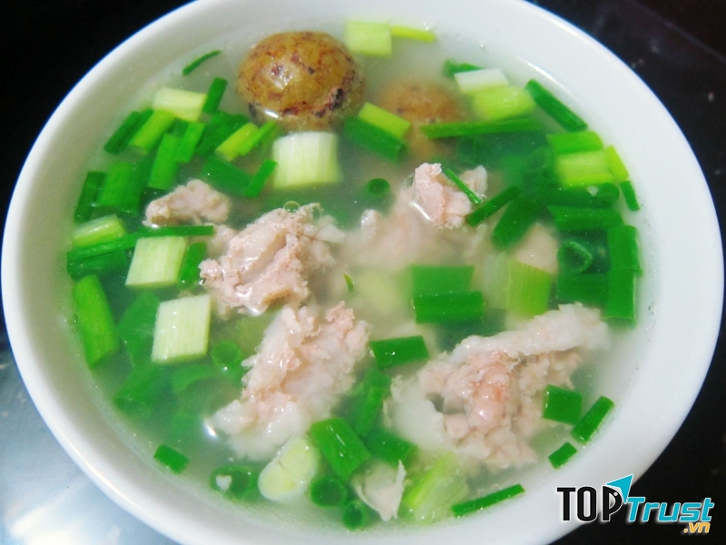 Canh sấu nấu thịt băm