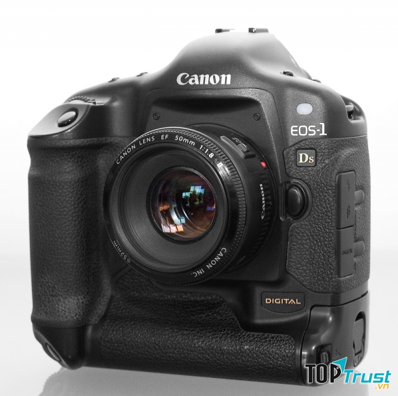 Canon EOS 1Ds - máy ảnh cảm biến full frame đầu tiên