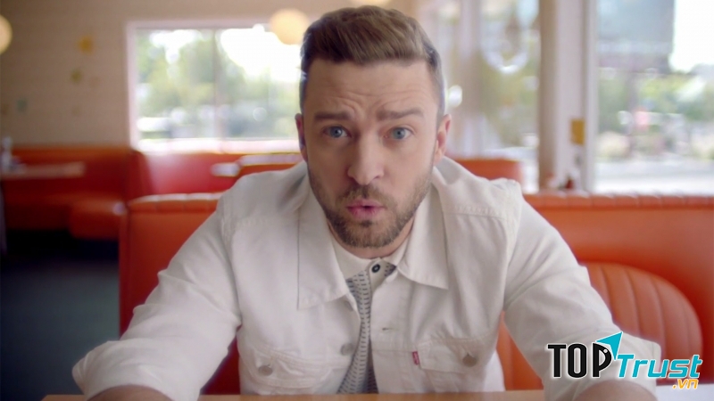 Chàng ca sĩ Justin Timberlake điển trai
