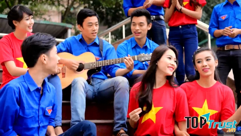 Sinh viên tham gia hoạt động ngoại khóa