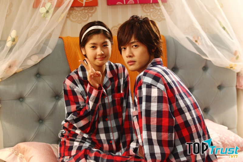 Cặp đôi Kim Hyun Joong và Jung So Min